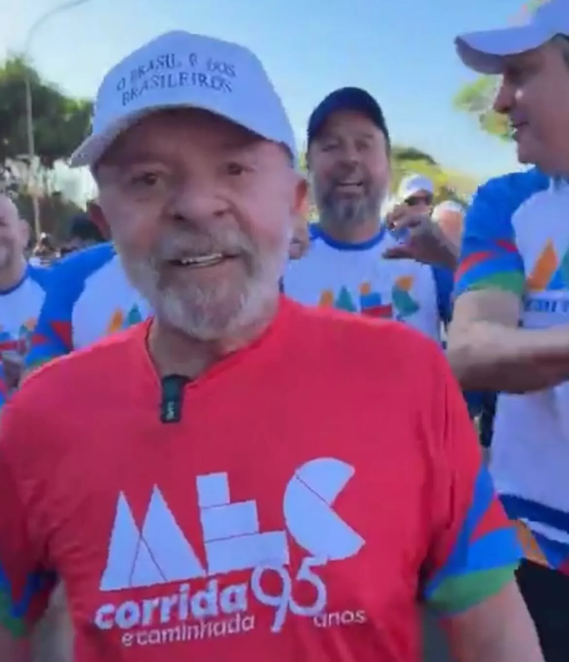 Em Brasília, Lula participa de passeata, destaca soberania em evento do MEC e alfineta Bolsonaro