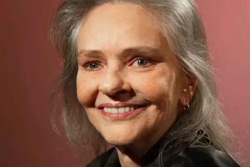 Cantora e compositora Angela Ro Ro morre aos 75 anos