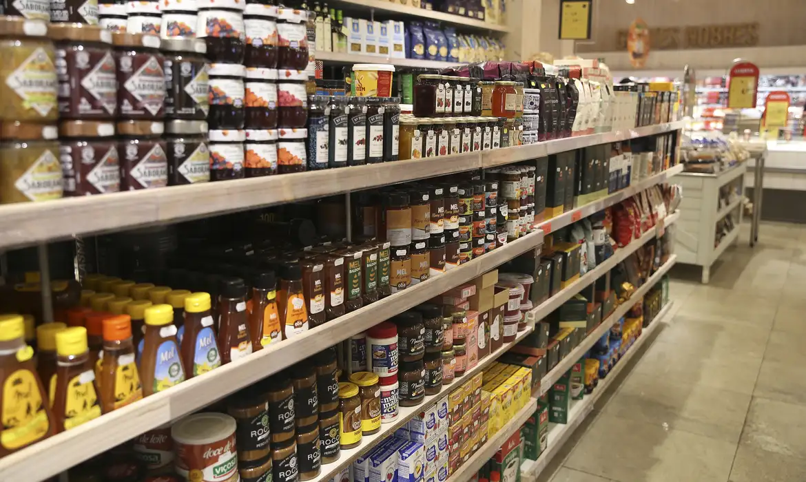 Ipea acompanha BC e reduz projeção de inflação para 4,8% em 2025