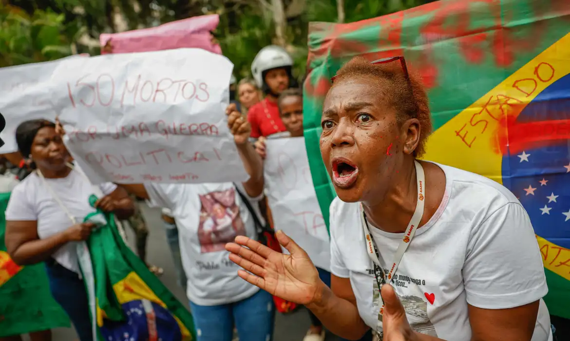 Testemunhas denunciam execuções e torturas no Rio: “carnificina”