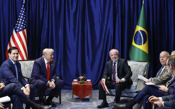 Lula diz a Trump que América do Sul é região de paz e se propõe a ser interlocutor com Venezuela
