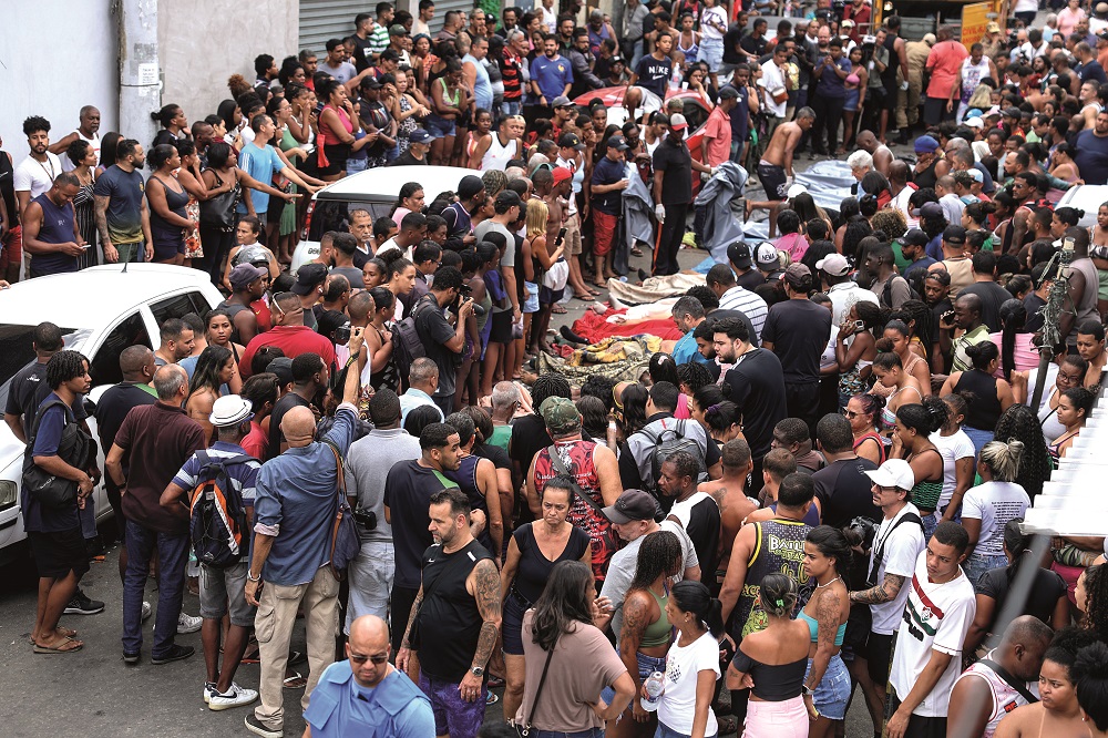 Observatório Político: Movidos pela Emoção, por Hely Ferreira