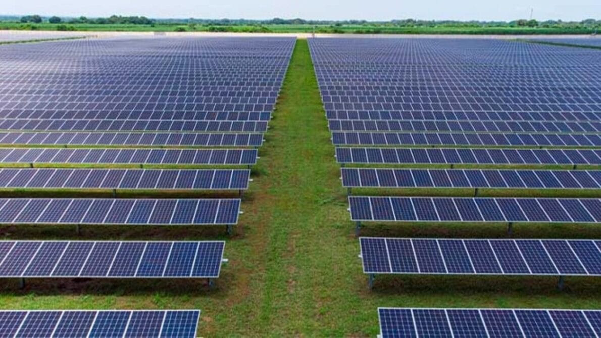 ABSOLAR alerta para riscos aos investimentos renováveis no Brasil com veto na lei do setor elétrico