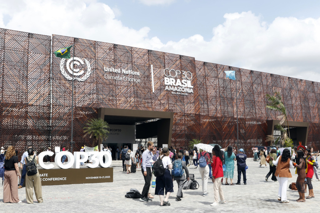 Dez países assinam declaração de integridade da informação sobre mudanças climáticas