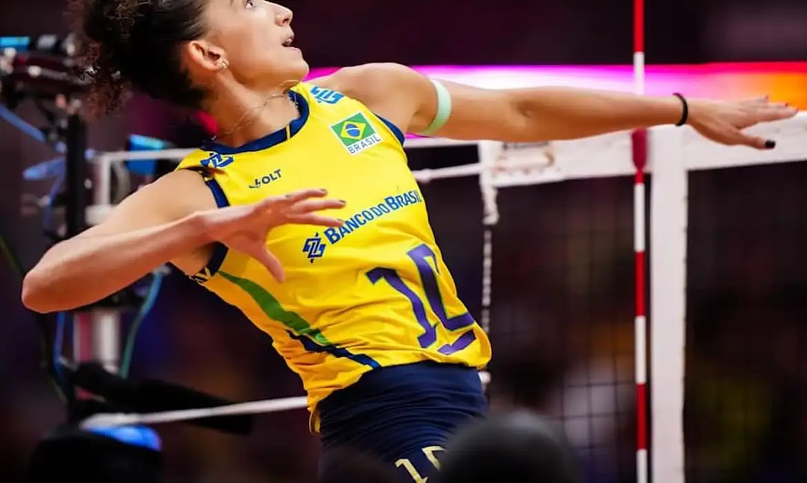 Gabi Guimarães é segunda melhor jogadora de vôlei do mundo em 2025