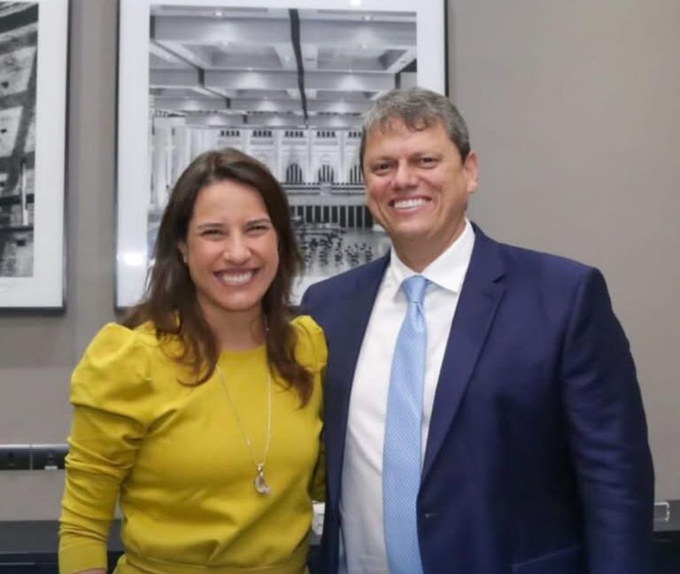 Magno Martins: marqueteiros recomendam união de Raquel Lira com Tarcisio de Freitas