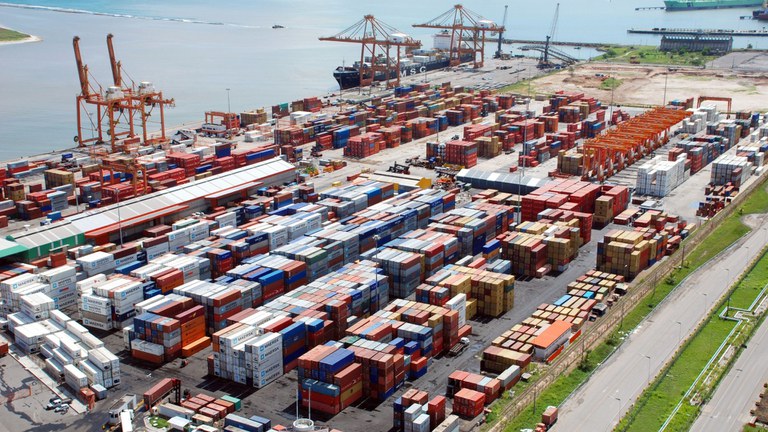 Suape avança em novo terminal de veículos após aprovação da ANTAQ