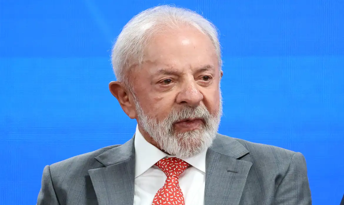 Lula antecipa chegada a Pernambuco para participar da ampliação do Aché Laboratórios