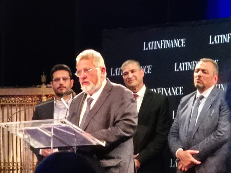 Presidente da Caixa faz conferência na Bolsa de Nova York e recebe prêmio internacional por desempenho em captação