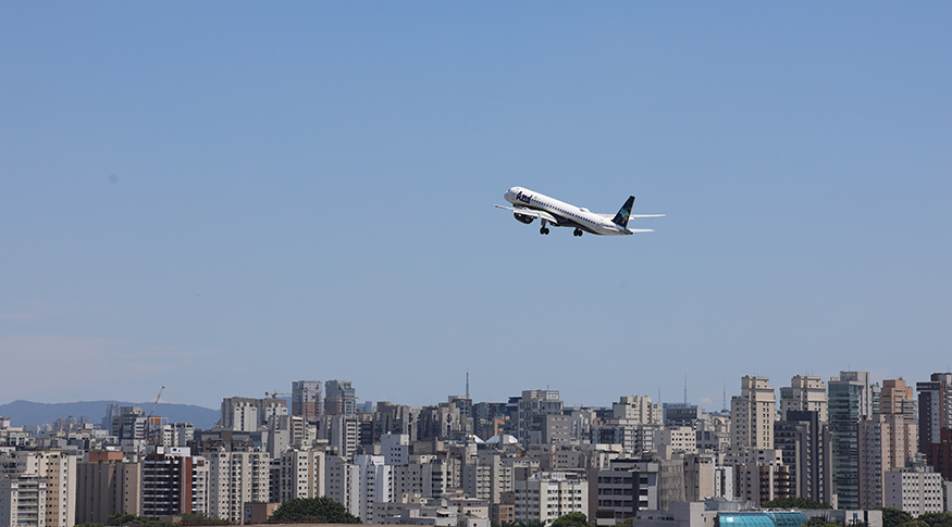 Mesmo com retração de 0,1% do setor de serviços, turismo na Bahia avança em novembro