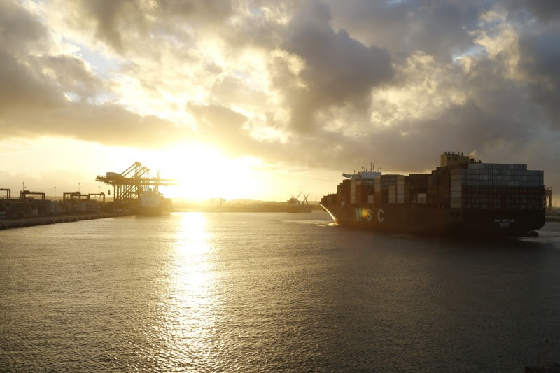 Portos públicos do Nordeste crescem 17% em novembro com destaque para transporte de contêineres