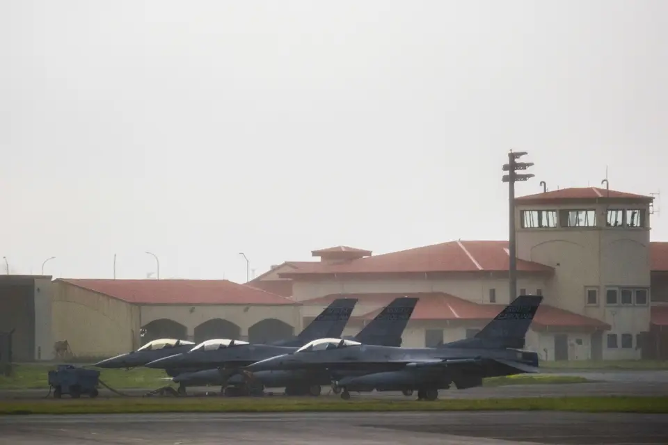 Quinze aviões reabastecedores norte-americanos mantêm-se na Base das Lajes em Açores há uma semana