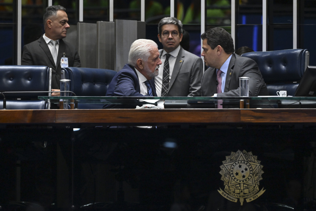 Alcolumbre barra Redata e frustra acordo para salvar incentivos de MP