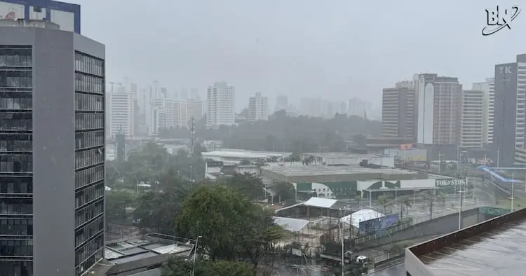 Joga água aí? Previsão do tempo para sexta de Carnaval em Salvador é de tempo fechado e chuva