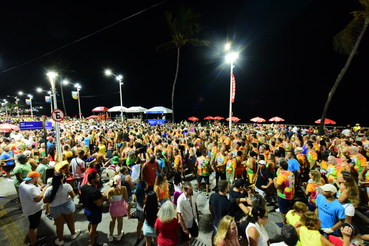 Pré-carnaval de Salvador movimenta quase 3 milhões de pessoas