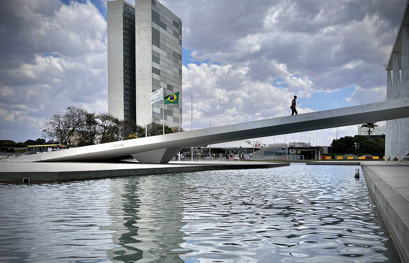 Congresso inicia 2026 sob pressão de vetos e impasses fiscais