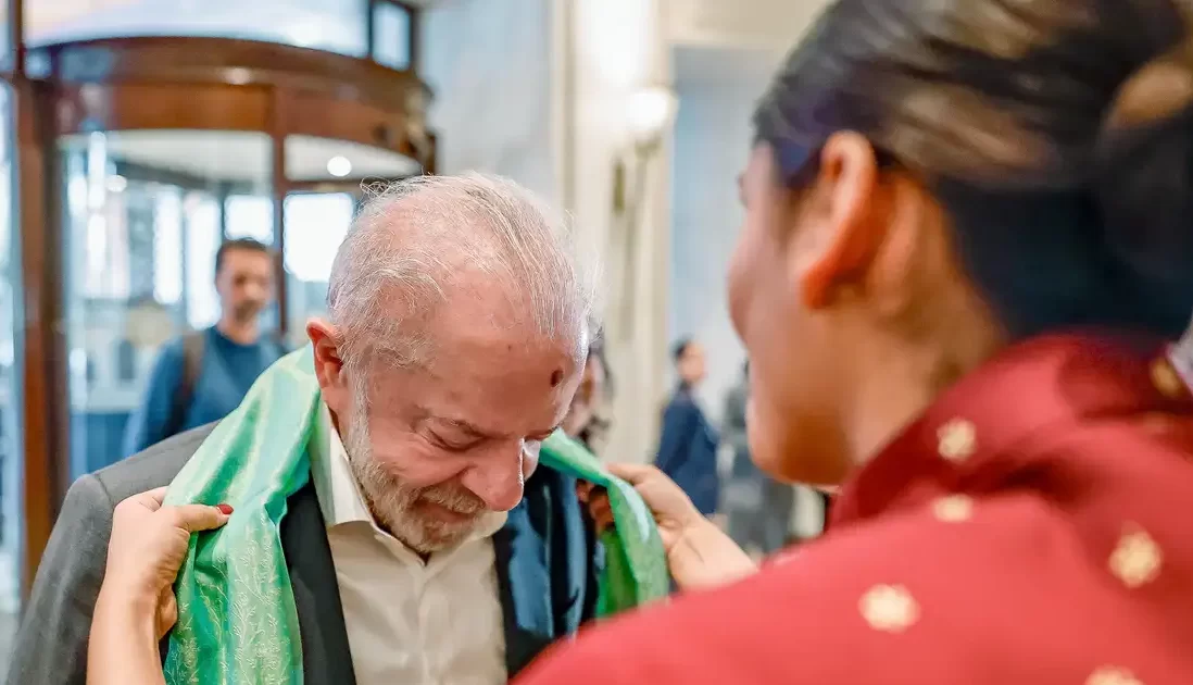 Lula chega à Índia e primeiro compromisso é cúpula sobre IA
