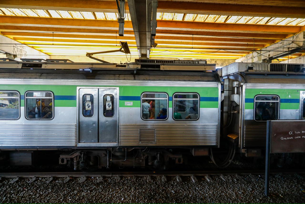 Metrô do Recife entra em consulta pública, mas crise histórica exige soluções imediatas