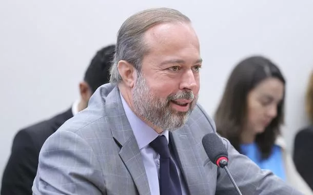 Silveira descarta risco de desabastecimento e denuncia especulação criminosa nos combustíveis