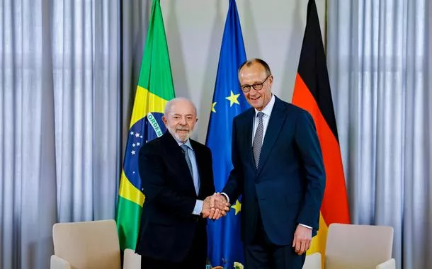 Recebido com honras por Merz, Lula reforça parceria entre Brasil e Alemanha e defende acordo Mercosul-UE