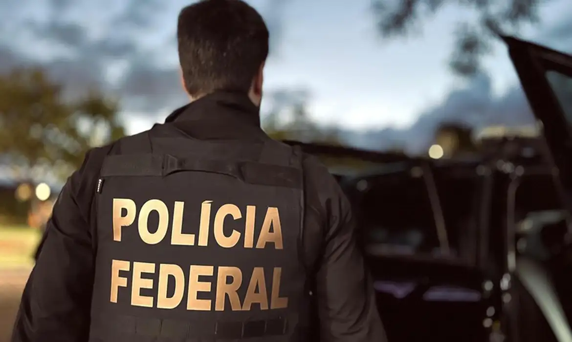 Polícia Federal deflagra ação contra grupo do setor de combustíveis