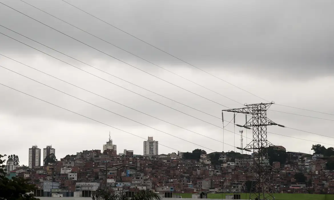 Fim de semana será de temporal no Sudeste e chuva intensa no Norte