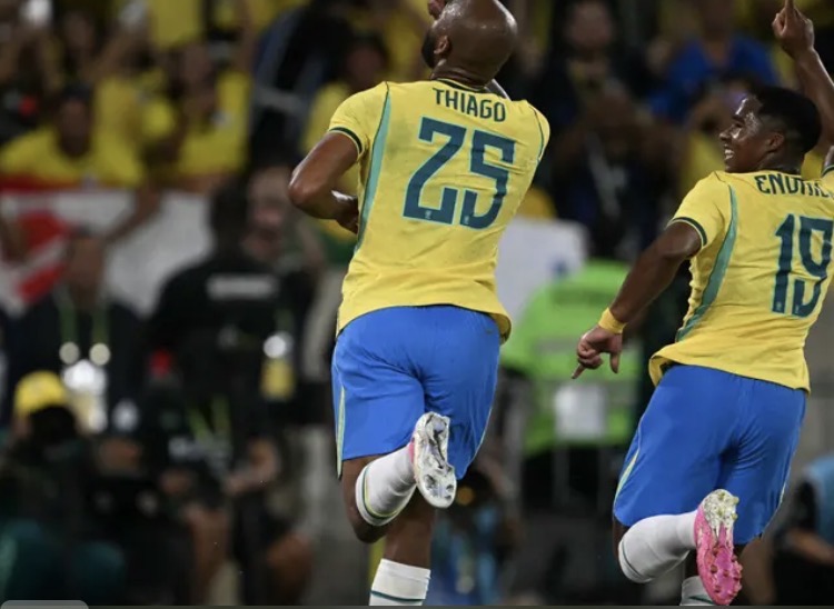 Brasil goleia o Panamá no Maracanã em despedida rumo à Copa
