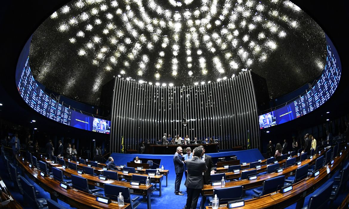 Congresso retoma atividades, mas calendário eleitoral limita votações até outubro