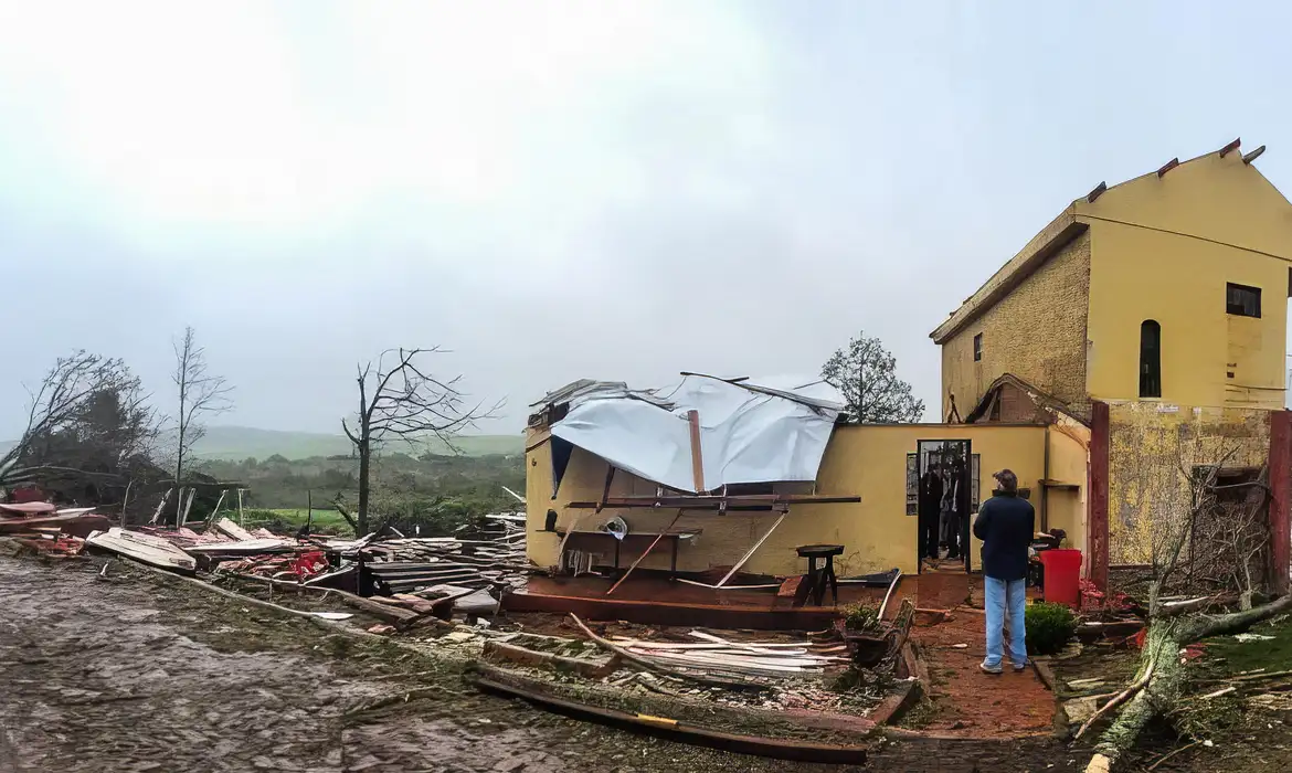 Inmet lança alerta de ciclone extratropical na Região Sul