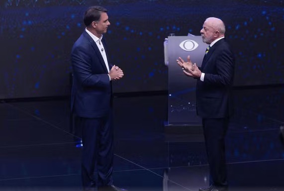 WS – Debate da BAND não prioriza propostas, atrai táticas de candidatos com acusações entre eles e ao final desafio de Lula sem confirmação de Flávio